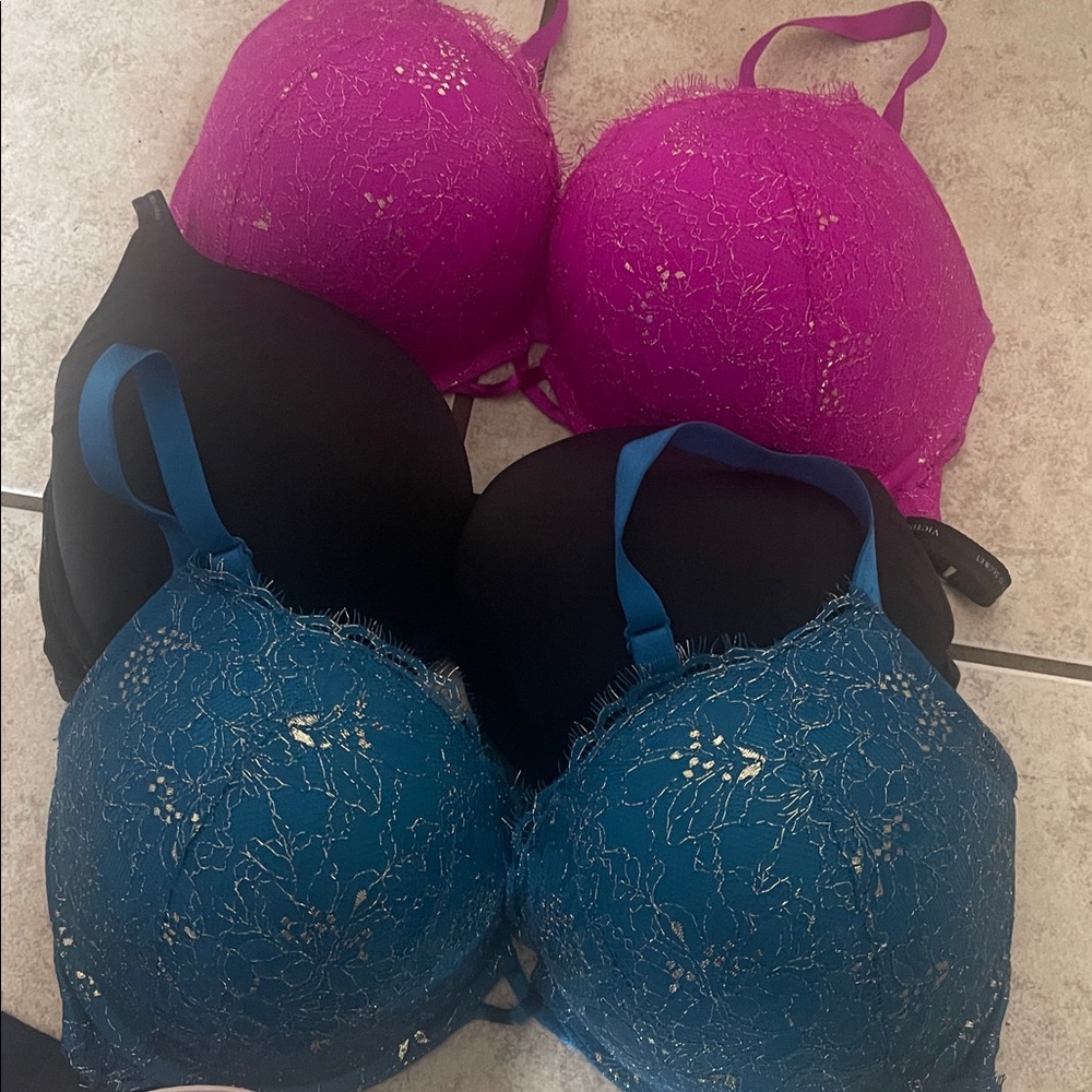 Victoria's Secret Fuchsia Lace Bras 38DD 3 total PREOWNED!! - Picture 11 of 13